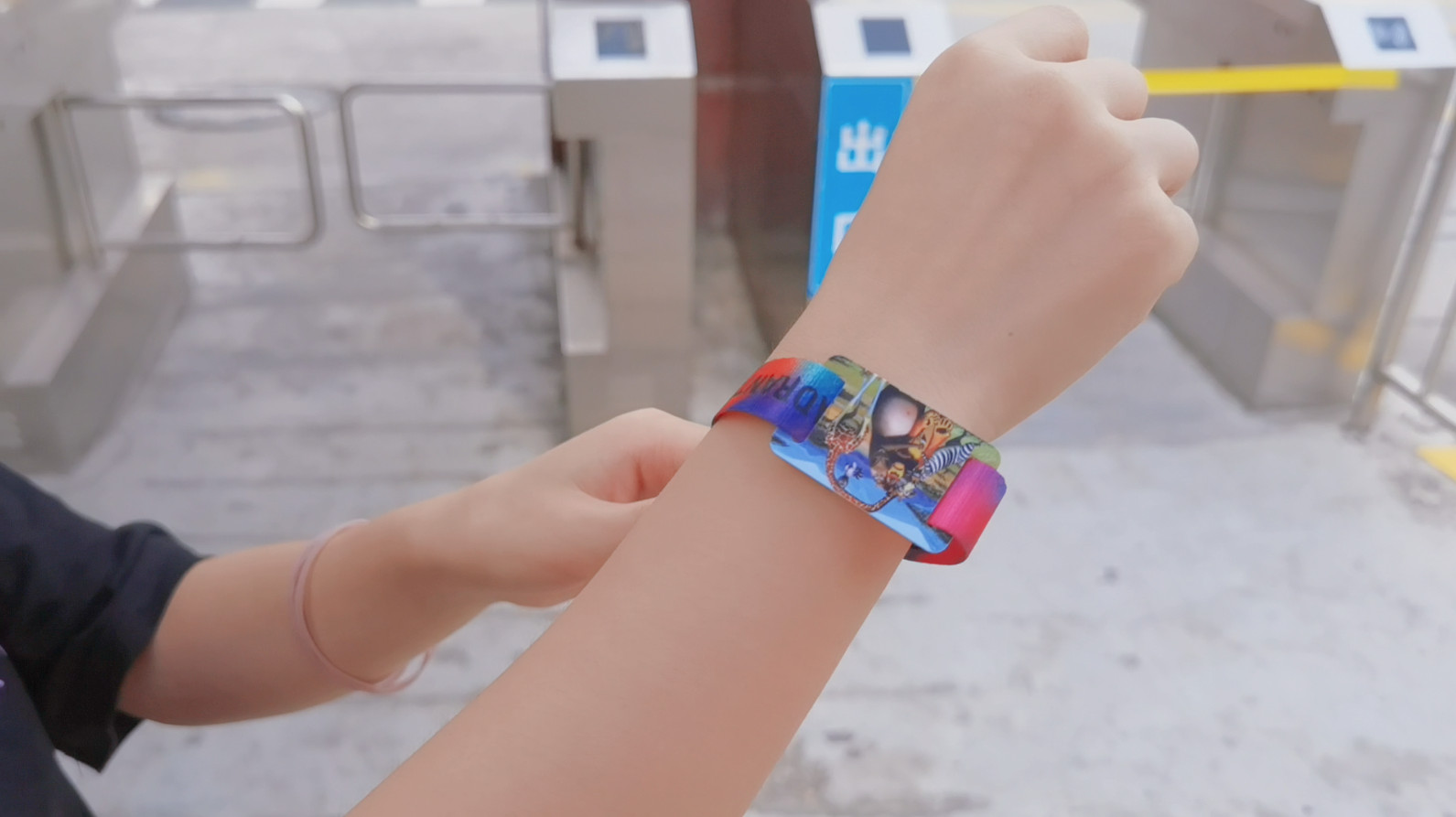 助力高考，缺芯形勢下防疫卡、醫(yī)療腕帶、校園卡備貨迫在眉捷